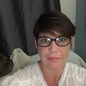 Meet your Posher, Leslie